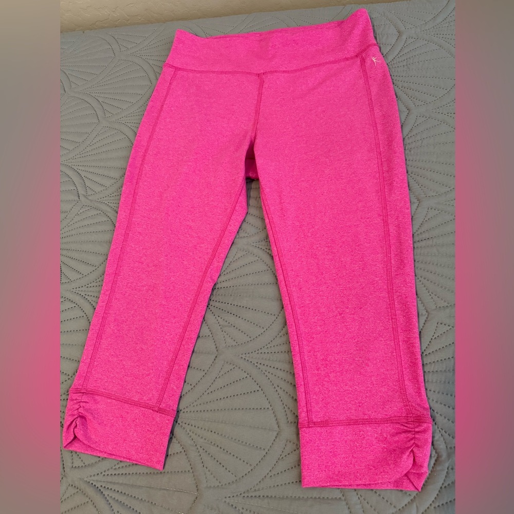 Danskin Bright pink ladies capris size M